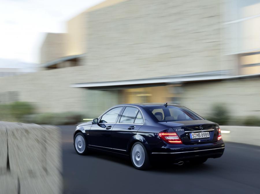  Mercedes-Benz C-Class 2011 года  (фото 12 из 23)